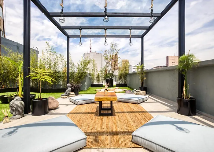 Uliv Polanco Aparthotel 4*